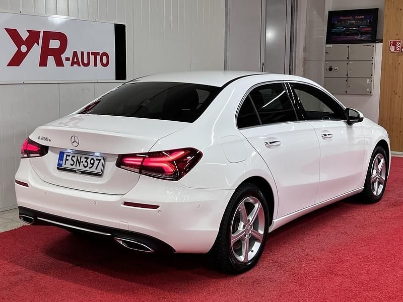 Käytetty Mercedes A250 Business 160 HP (117 kW) 2023 Sedan