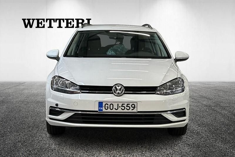 Käytetty VW Golf VII Comfortline 116 HP (85 kW) 2019 Valkoinen Farmari