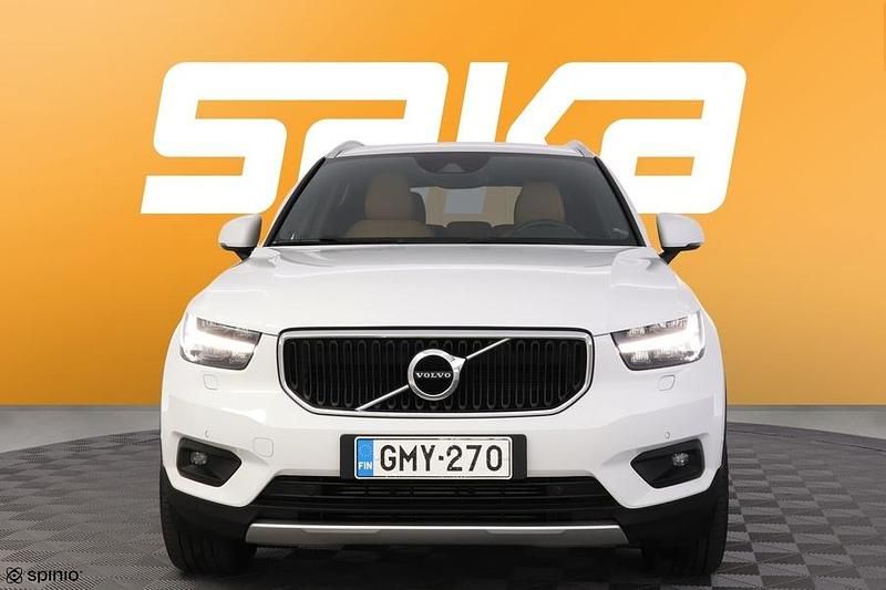 Käytetty Volvo XC40 Momentum 190 HP (139 kW) 2018 Katumaasturi