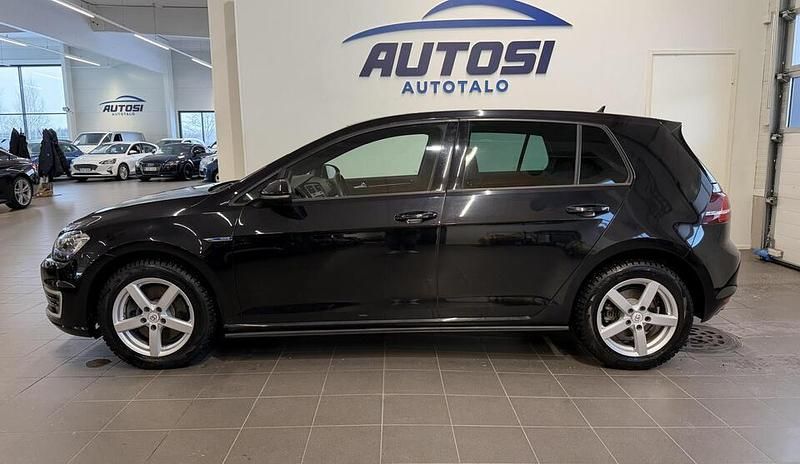 Käytetty VW Golf VII GTE 204 HP (150 kW) 2015 Musta Viistoperä
