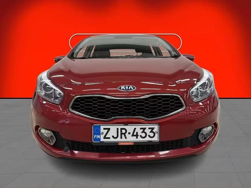 Käytetty Kia Ceed EX 121 HP (88 kW) 2007 Viistoperä