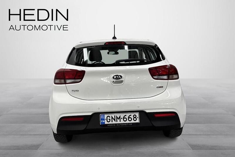 Käytetty Kia Rio EX 99 HP (72 kW) 2019 Valkoinen Viistoperä