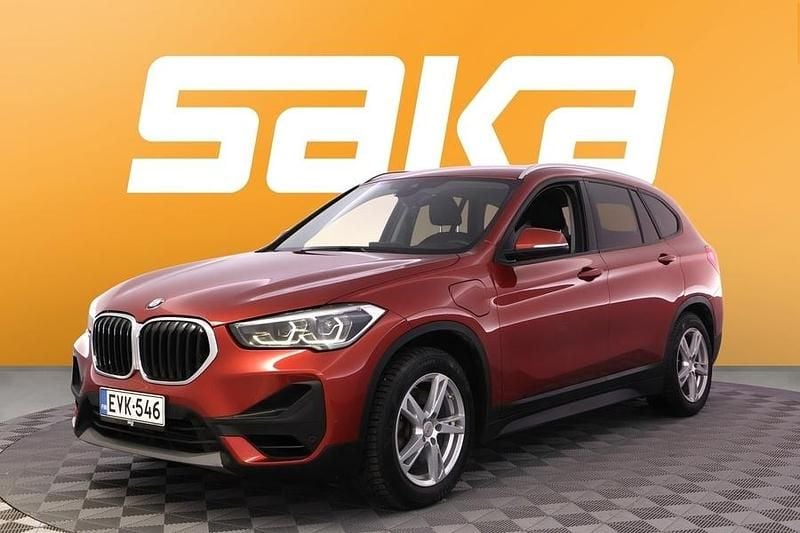 Käytetty BMW X1 Sport Line 220 HP (161 kW) 2021 Katumaasturi