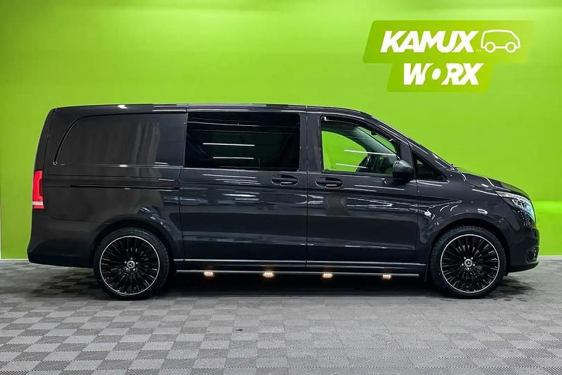 Käytetty Mercedes Vito 237 HP (174 kW) 2021 Hopea / harmaa Van