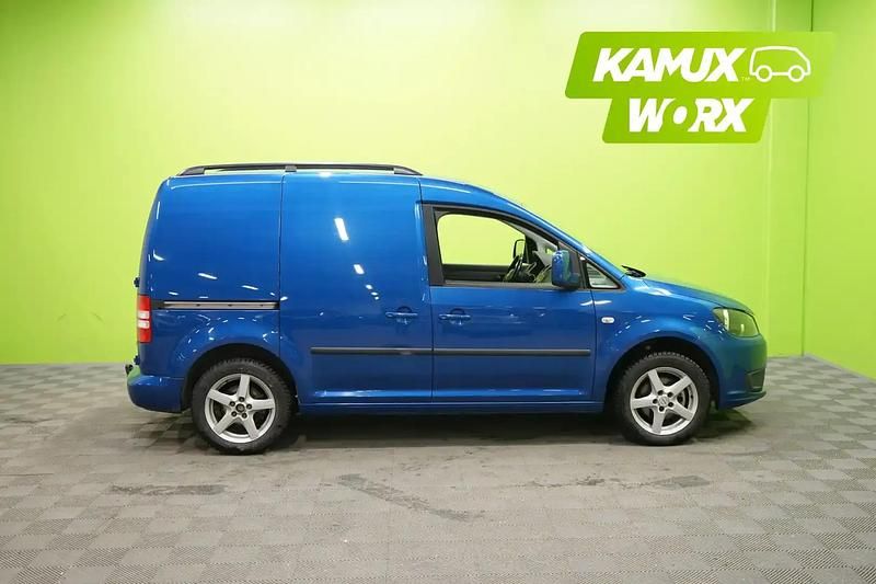 Käytetty VW Caddy 102 HP (75 kW) 2015 Sininen Tila-auto