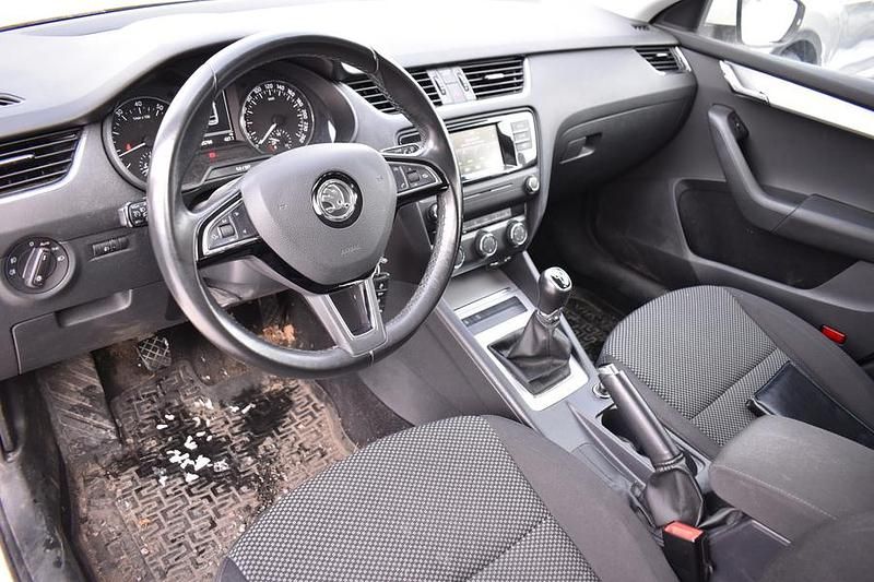 Käytetty Skoda Octavia Ambition 150 HP (110 kW) 2017 Farmari