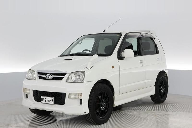 Käytetty Daihatsu Terios 64 HP (47 kW) 2007 Katumaasturi