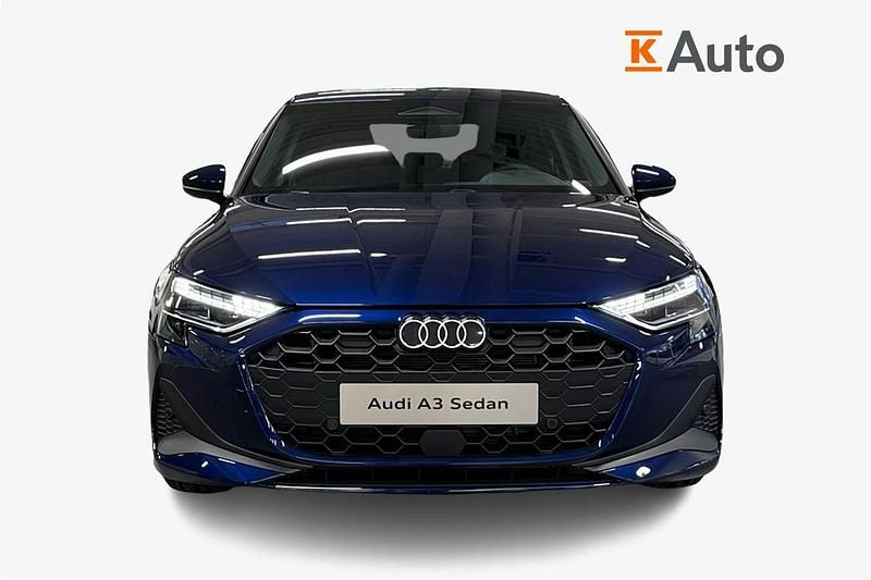 Uusi Audi A3 114 HP (83 kW) 2026 Met. sininen Sedan
