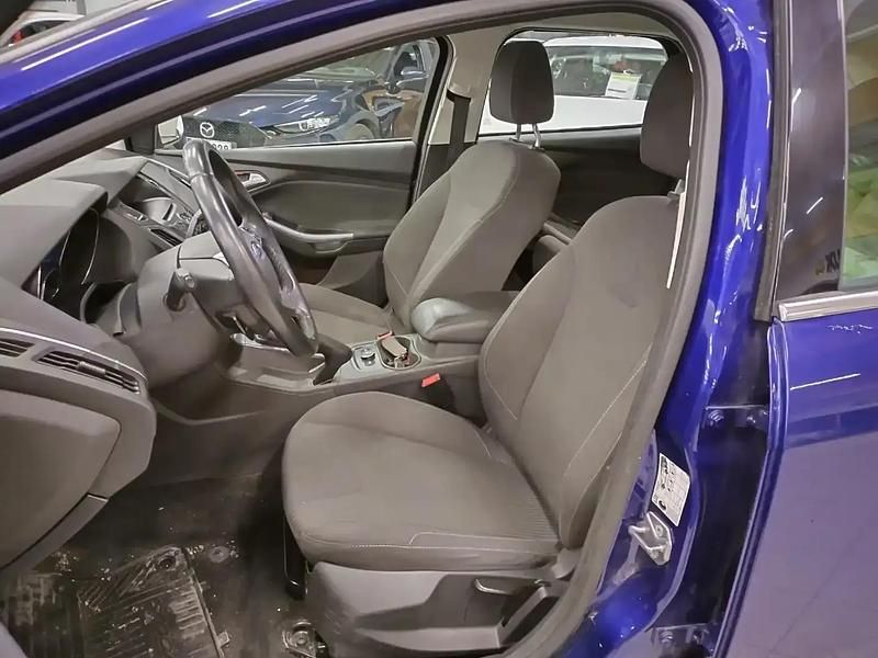 Käytetty Ford Focus Titanium 150 HP (110 kW) 2014 Sininen Viistoperä