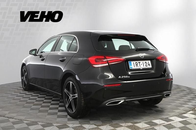 Käytetty Mercedes A250 Business 160 HP (117 kW) 2020 Musta Viistoperä