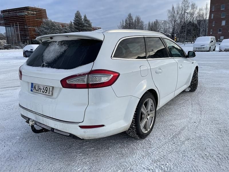 Käytetty Ford Mondeo Business Edition 140 HP (102 kW) 2013 Valkoinen Farmari