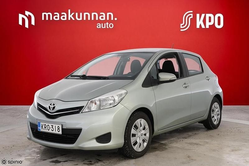 Käytetty Toyota Yaris Multidrive S 99 HP (72 kW) 2012 Harmaa Viistoperä