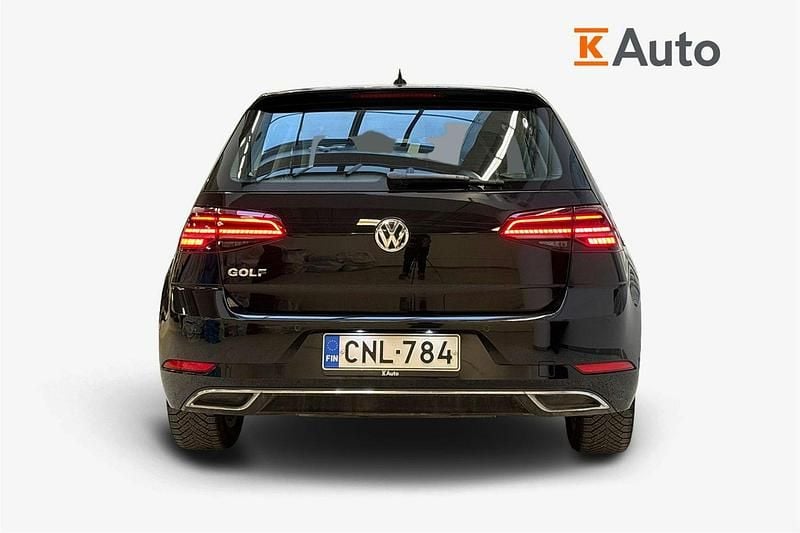 Käytetty VW Golf VII Highline 116 HP (85 kW) 2019 Musta Viistoperä