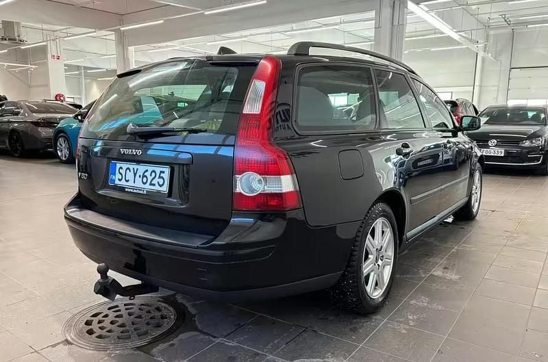 Käytetty Volvo V50 Kinetic 146 HP (107 kW) 2006 Musta Farmari