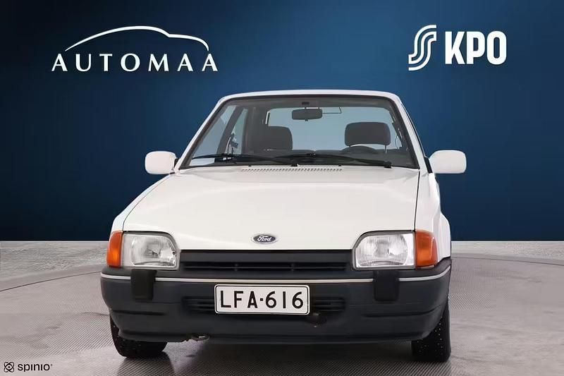 Käytetty Ford Escort 90 HP (66 kW) 1990 Valkoinen Viistoperä