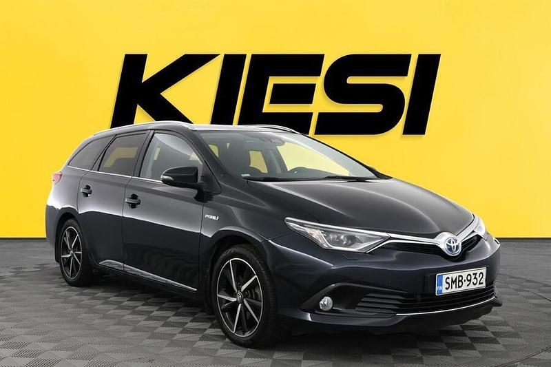 Käytetty 2017 Toyota Auris Touring Sports Style Farmari | 19 480 € (Perustarjous) - Kuva 1/3