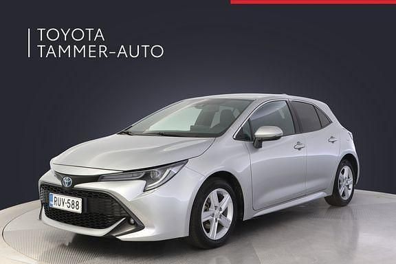 1l0 metallic silver Käytetty 2023 Toyota Corolla Edition Viistoperä | 23 480 € (Perustarjous) - Kuva 1/4