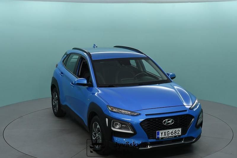 Käytetty Hyundai Kona Comfort 105 HP (77 kW) 2020 Sininen Katumaasturi