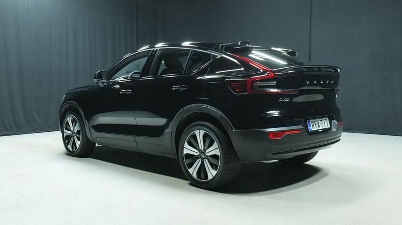Käytetty Volvo C40 Ultimate 169 kW (231 HP) 2023 Musta Katumaasturi