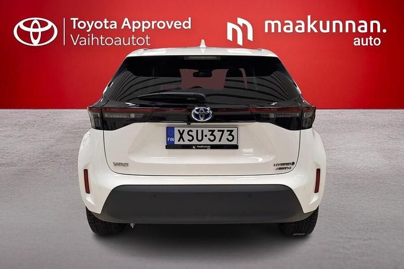 Käytetty Toyota Yaris Cross Active 91 HP (66 kW) 2022 Valkoinen Katumaasturi