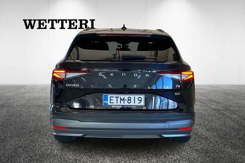 Käytetty Skoda Enyaq iV 132 kW (180 HP) 2021 Musta Katumaasturi