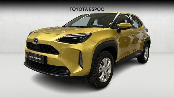 Keltainen Käytetty 2024 Toyota Yaris Cross Active Katumaasturi | 28 490 € (Perustarjous) - Kuva 1/4