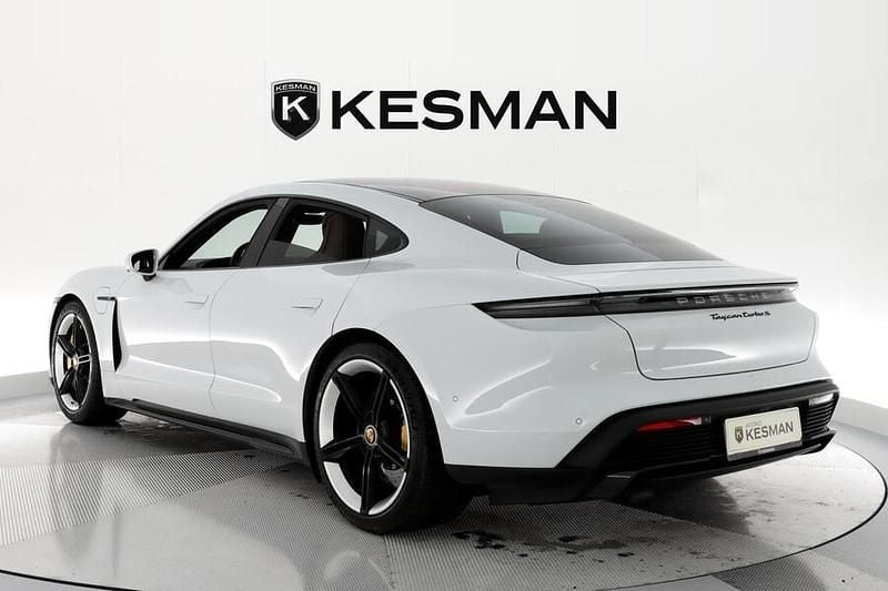 Käytetty Porsche Taycan Turbo S Sport 700 kW (952 HP) 2020 Sedan