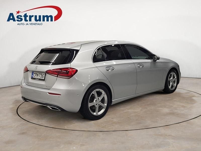 Käytetty Mercedes A200 Business 163 HP (119 kW) 2021 Harmaa Viistoperä