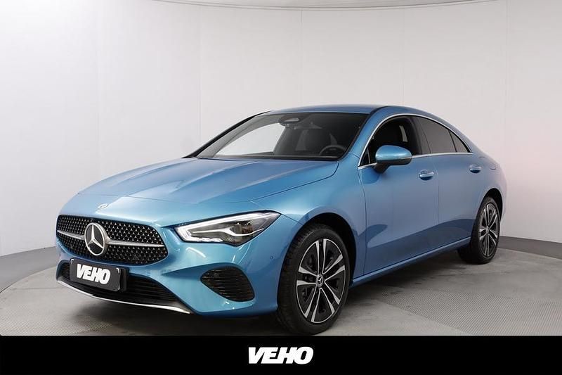 Sininen Käytetty 2024 Mercedes E250 Advanced Plus Coupe - kaksiovinen | 41 800 € (Kallis) - Kuva 1/4