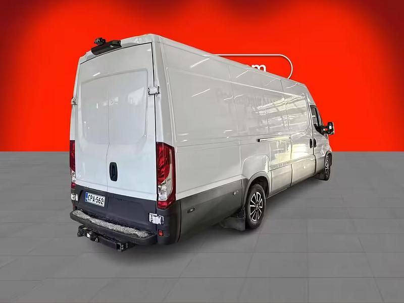 Käytetty Iveco Daily 156 HP (114 kW) 2021