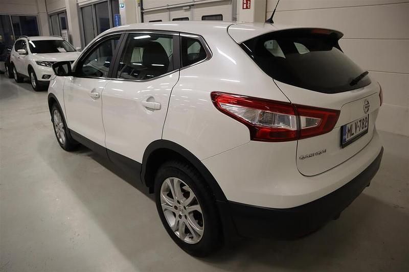 Käytetty Nissan Qashqai Acenta 116 HP (85 kW) 2014 Valkoinen Katumaasturi