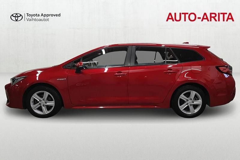 Käytetty Toyota Corolla Active 122 HP (89 kW) 2021 Punainen Farmari