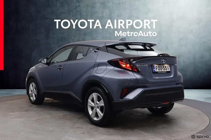 Käytetty Toyota C-HR Active 122 HP (89 kW) 2022 Hopea Katumaasturi