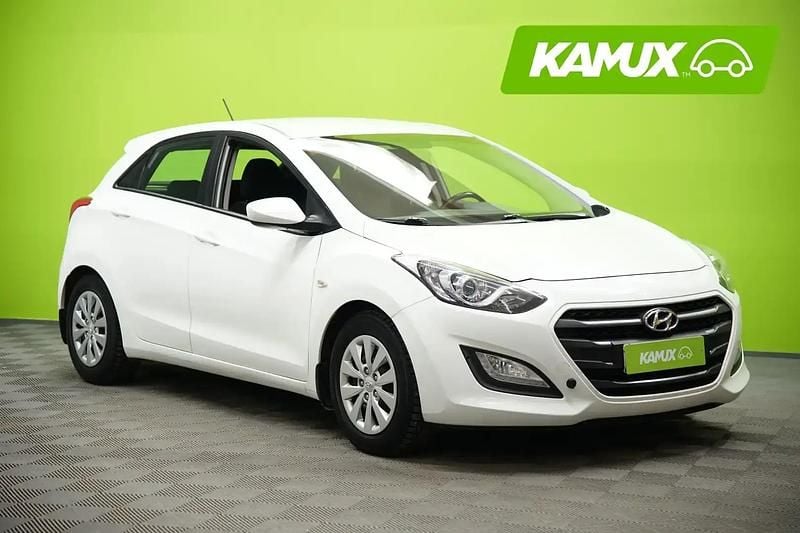 Valkoinen Käytetty 2017 Hyundai i30 Classic Sedan | 9 200 € (Perustarjous) - Kuva 1/4