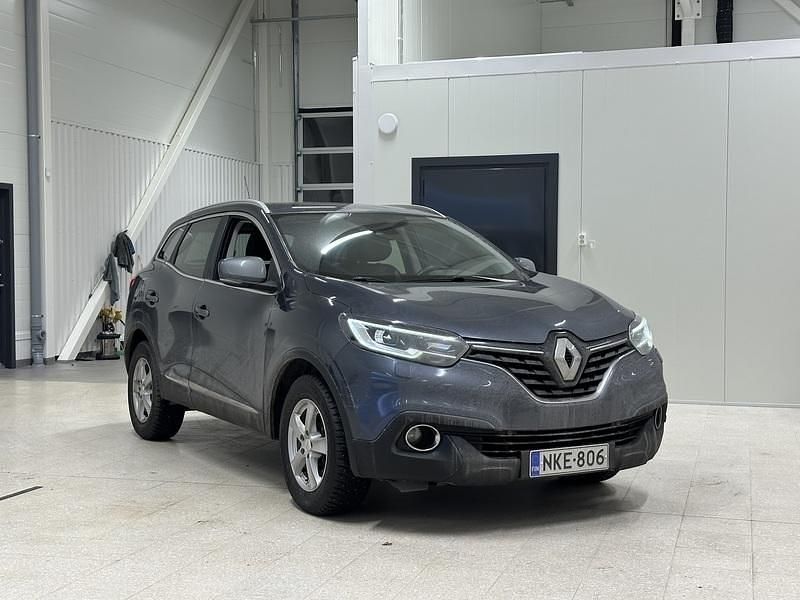 Käytetty 2016 Renault Kadjar Zen Katumaasturi | 10 400 € (Perustarjous) - Kuva 1/2