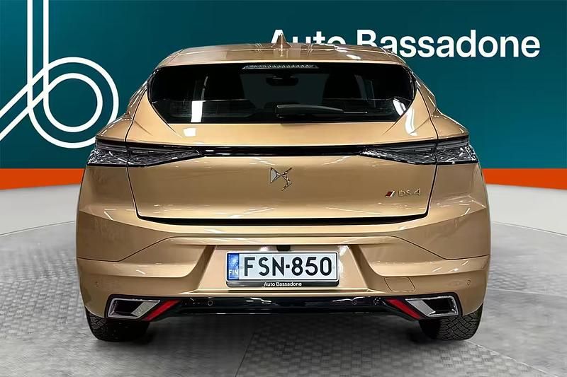 Käytetty DS Automobiles DS4 Performance 131 HP (96 kW) 2022 Katumaasturi