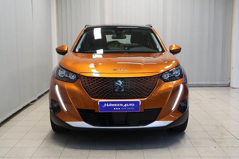 Käytetty Peugeot e-2008 Allure 136 kW (185 HP) 2020 Oranssi Katumaasturi