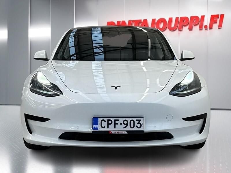 Käytetty Tesla Model 3 Standard Range Plus 475 kW (647 HP) 2020 Valkoinen Sedan