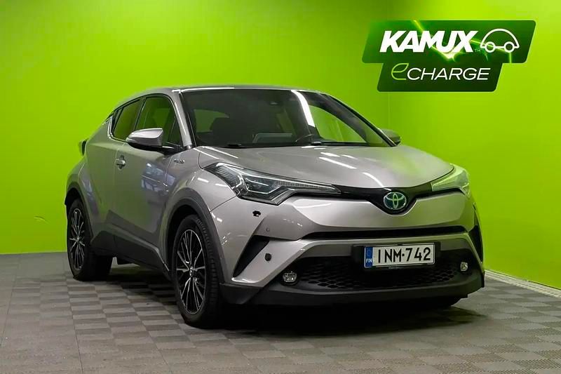 Hopea / harmaa Käytetty 2017 Toyota C-HR Premium Katumaasturi | 17 290 € (Perustarjous) - Kuva 1/4