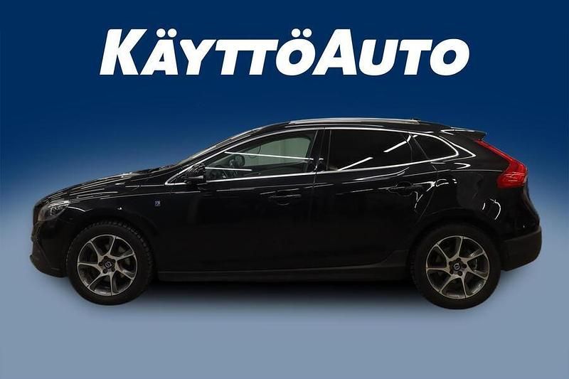 Käytetty Volvo V40 Ocean Race 114 HP (83 kW) 2015 Musta Viistoperä