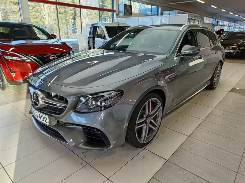 Harmaa Käytetty 2019 Mercedes E63 AMG AMG Farmari | 136 990 € - Kuva 1/4