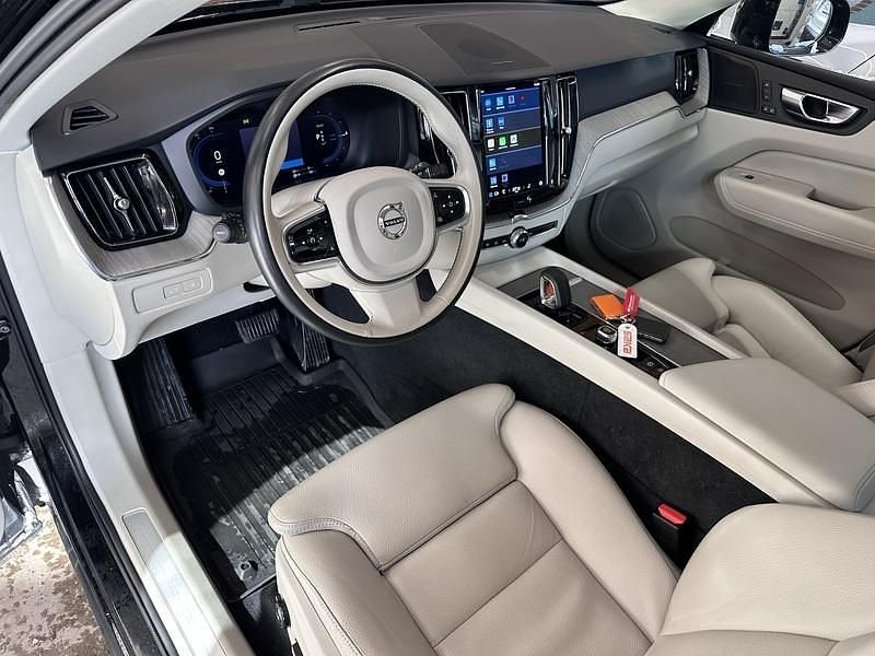 Käytetty Volvo XC60 Plus 350 HP (257 kW) 2023 Katumaasturi