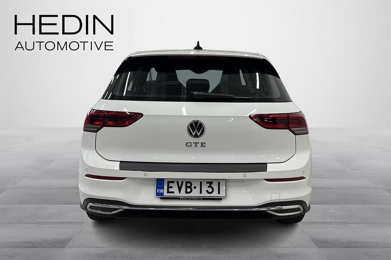 Käytetty VW Golf VIII GTE 245 HP (180 kW) 2022 Valkoinen Viistoperä