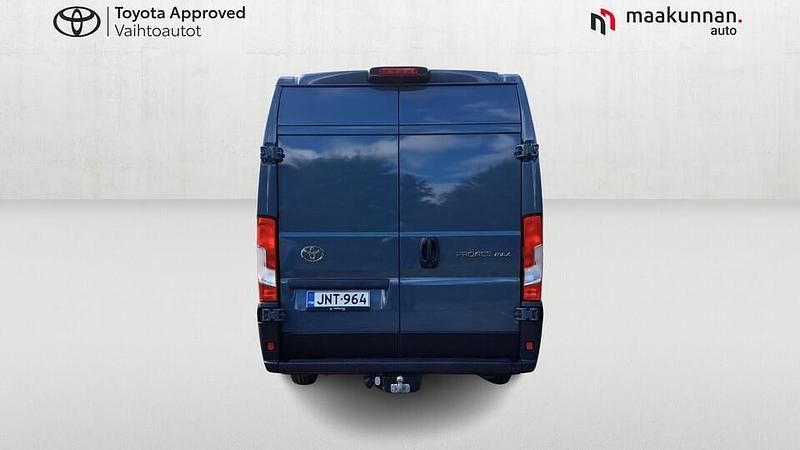 Käytetty Toyota Proace Comfort 180 HP (132 kW) 2025 Harmaa Tila-auto