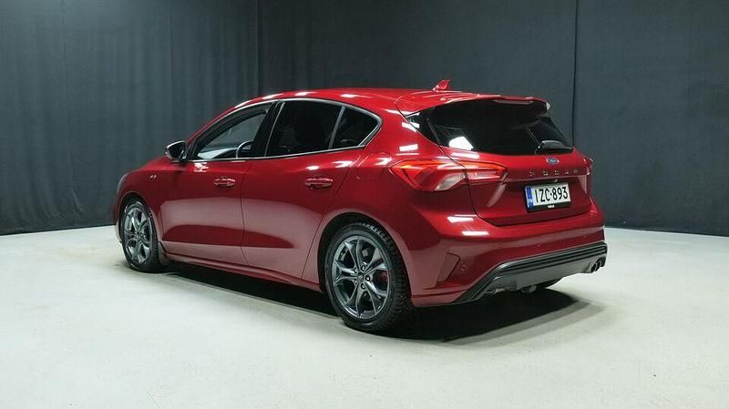 Käytetty Ford Focus ST-Line 182 HP (133 kW) 2020 Viistoperä