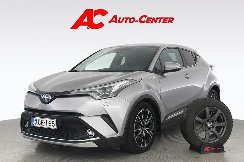 Käytetty Toyota C-HR Premium 122 HP (89 kW) 2017 Hopea Katumaasturi
