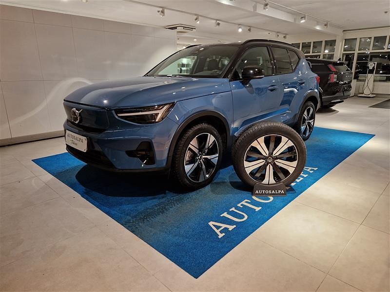 Käytetty Volvo XC40 Plus 300 kW (408 HP) 2023 Sininen Katumaasturi