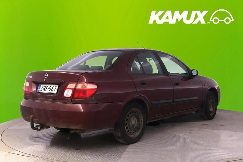 Käytetty Nissan Almera 98 HP (72 kW) 2002 Punainen Sedan