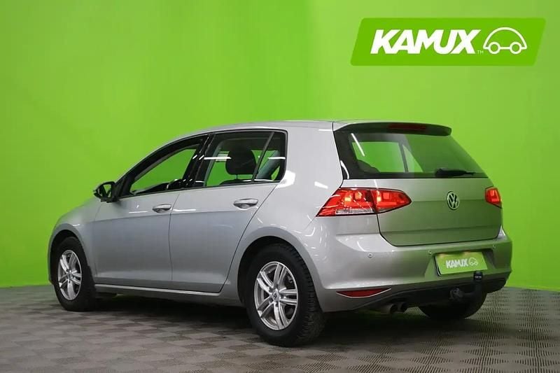 Käytetty VW Golf VII Comfortline 122 HP (89 kW) 2015 Hopea / harmaa Sedan