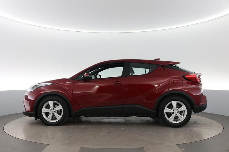 Käytetty Toyota C-HR Active 122 HP (89 kW) 2019 Katumaasturi